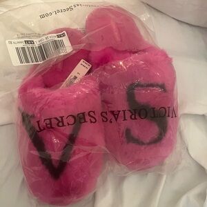 COPY - Vs Slippers